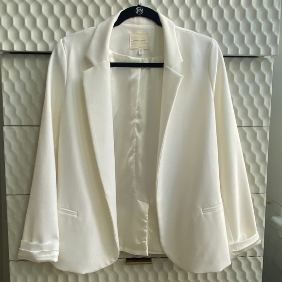 Urban Outfitters Jackets & Blazers - Silence + Noise Womens White Blazer Size M
